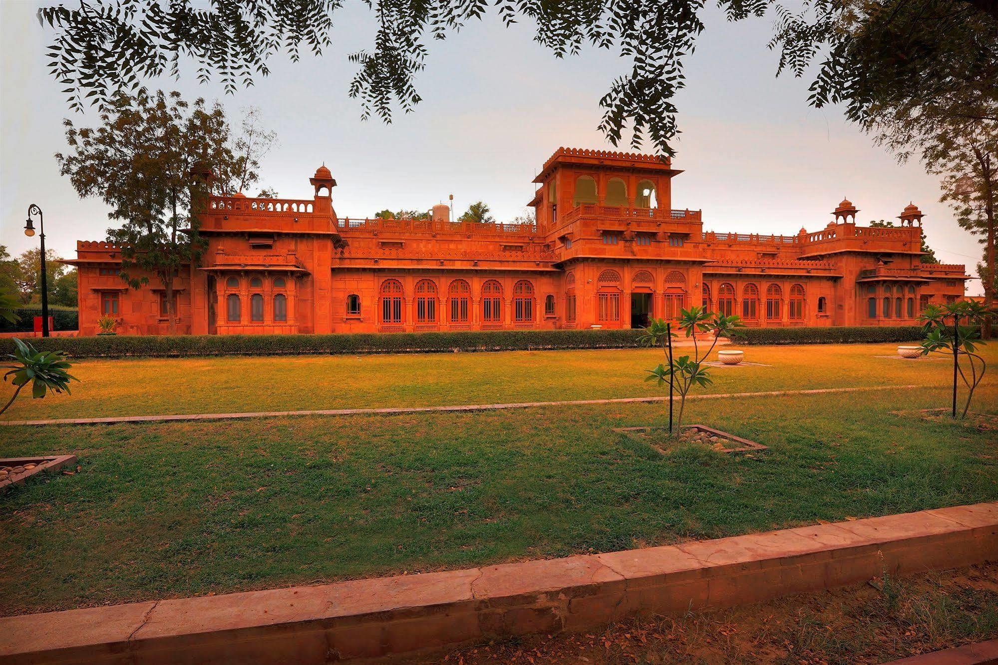 The Lallgarh Palace A Heritage Hotel ไบคาเนอร์ ภายนอก รูปภาพ