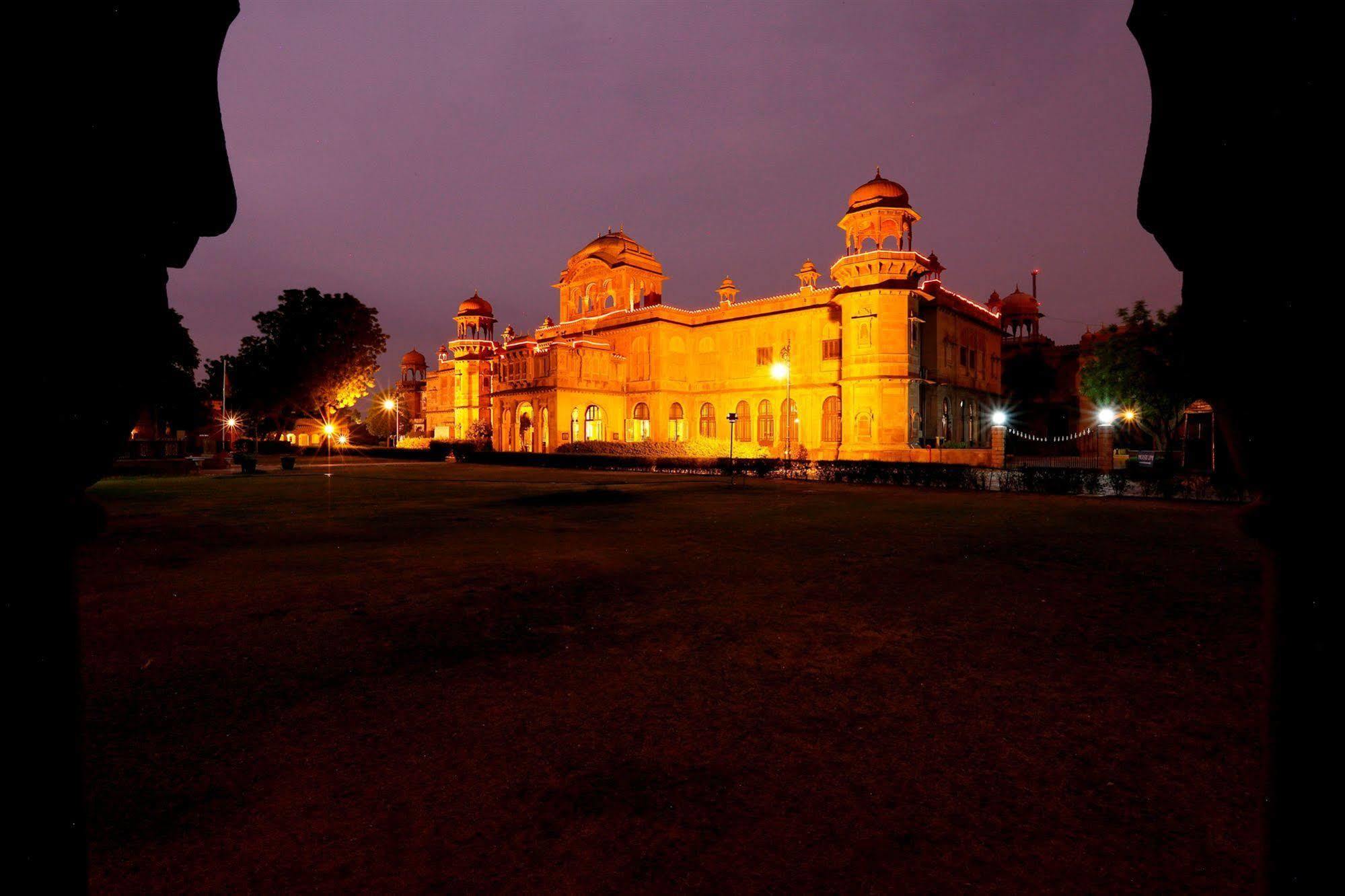 The Lallgarh Palace A Heritage Hotel ไบคาเนอร์ ภายนอก รูปภาพ